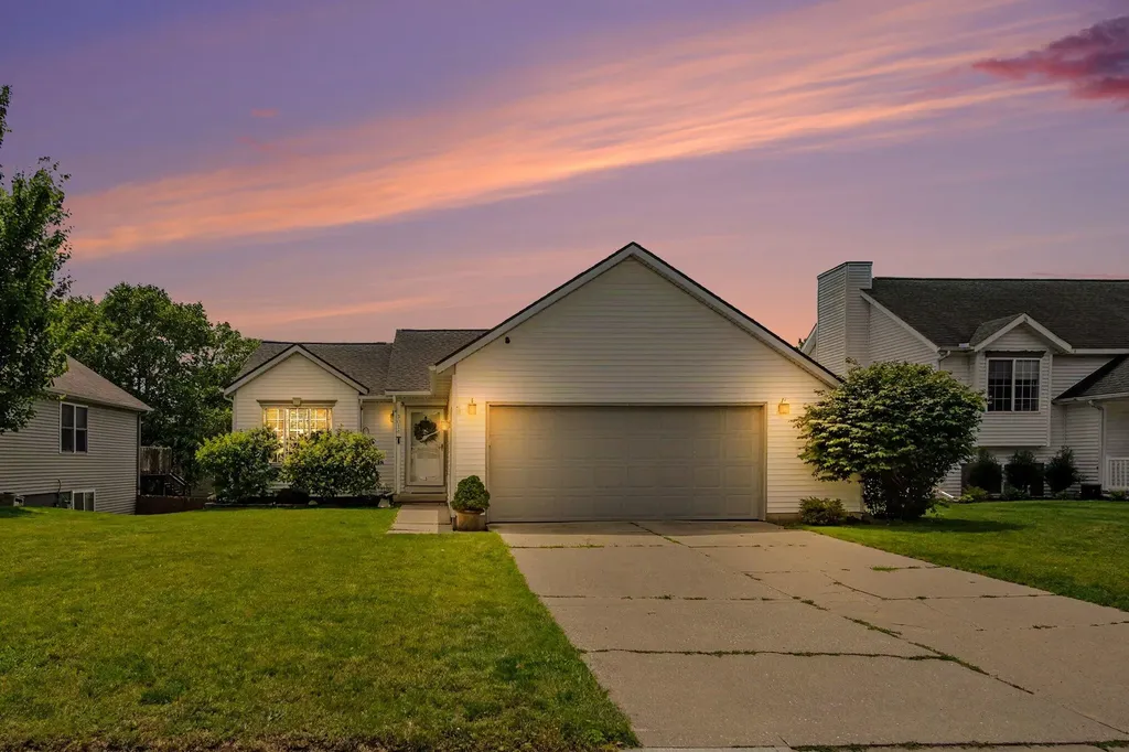 3014 Stonewood Street NW Grand Rapids City MI 49504
