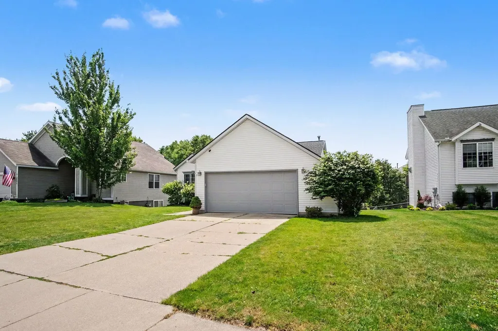 3014 Stonewood Street NW Grand Rapids City MI 49504