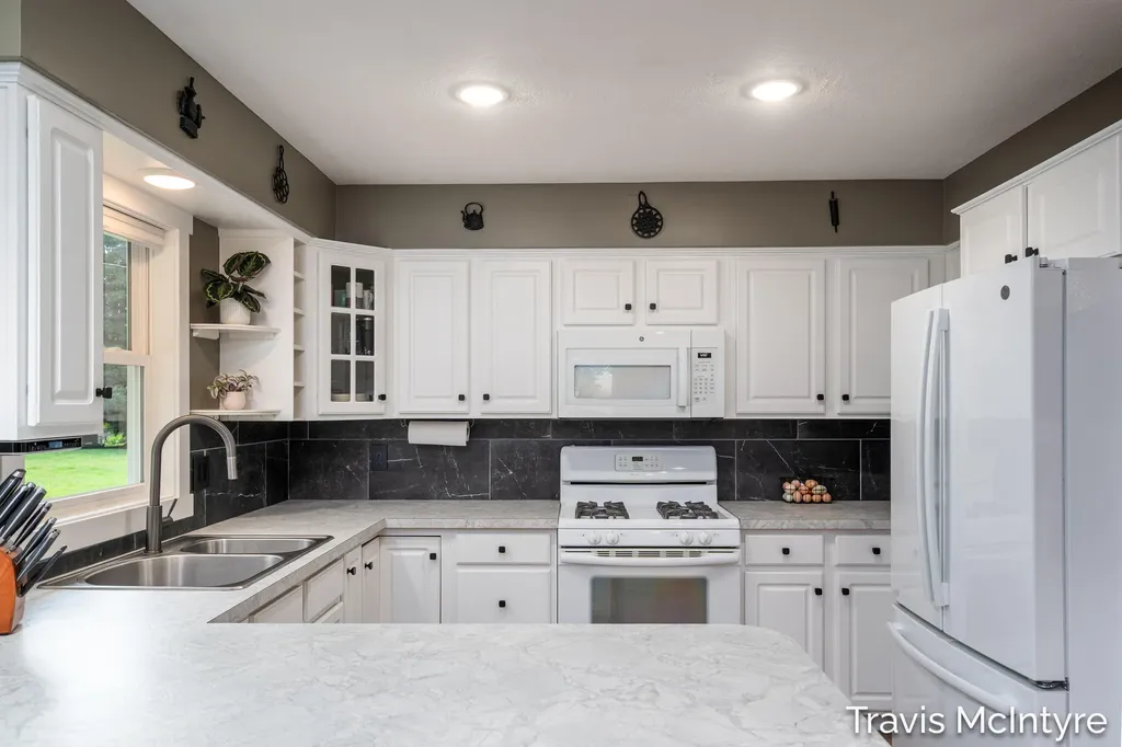 8022 Kraft Avenue SE Caledonia Township MI 49316