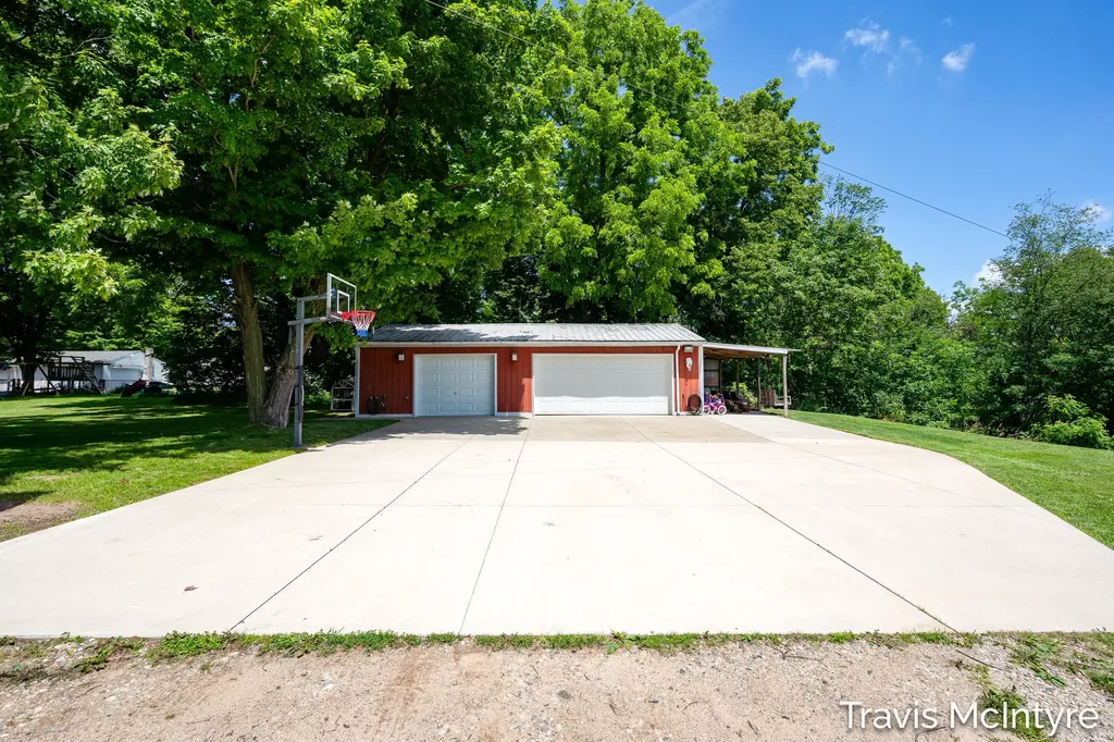 8022 Kraft Avenue SE Caledonia Township MI 49316