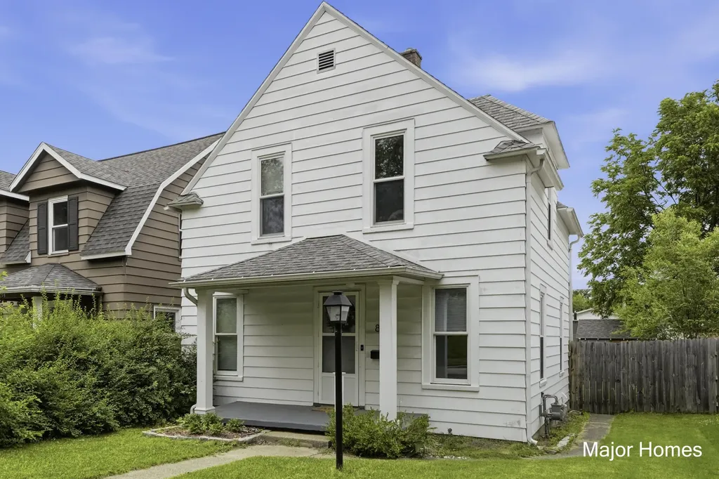 839 Crescent Street NE Grand Rapids City MI 49503