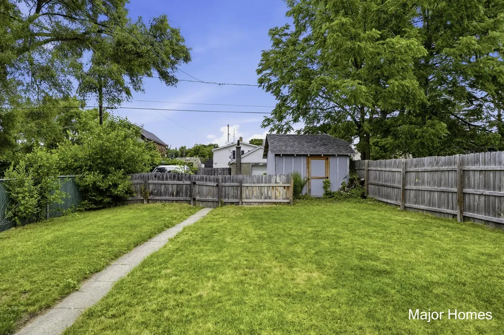 839 Crescent Street NE Grand Rapids City MI 49503