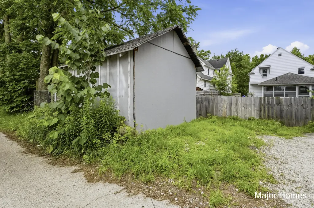 839 Crescent Street NE Grand Rapids City MI 49503