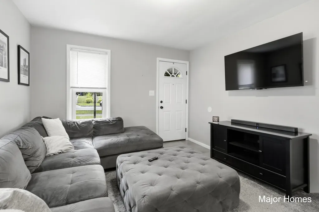 839 Crescent Street NE Grand Rapids City MI 49503