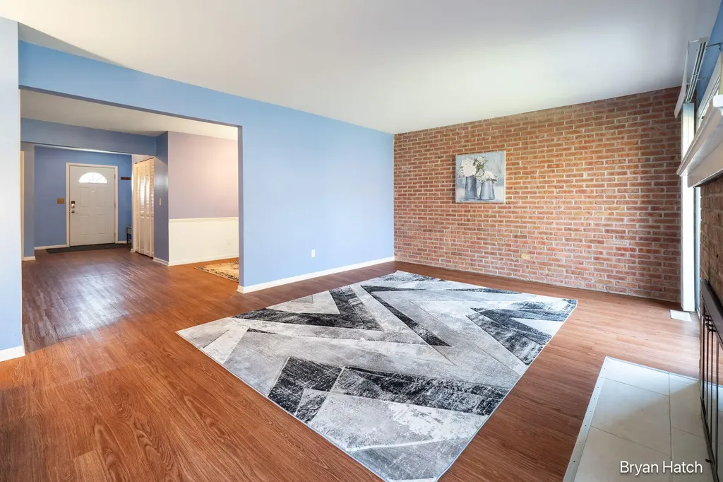 1457 N Saxony Drive SE Grand Rapids City MI 49508