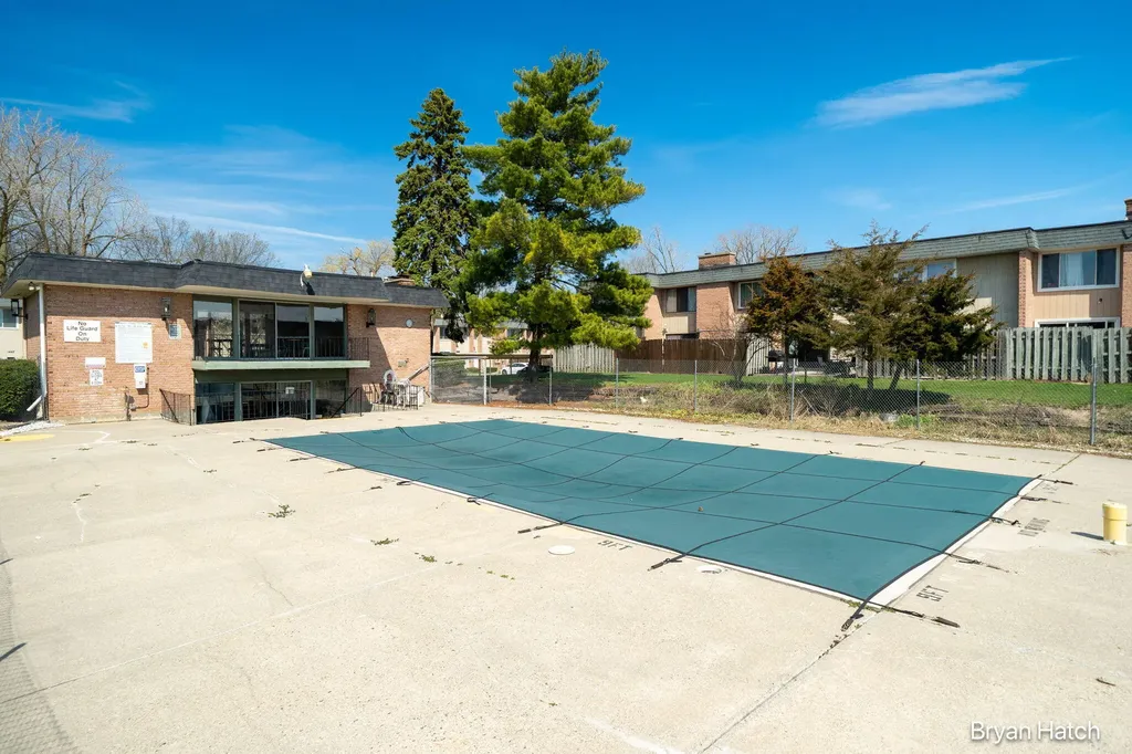 1457 N Saxony Drive SE Grand Rapids City MI 49508