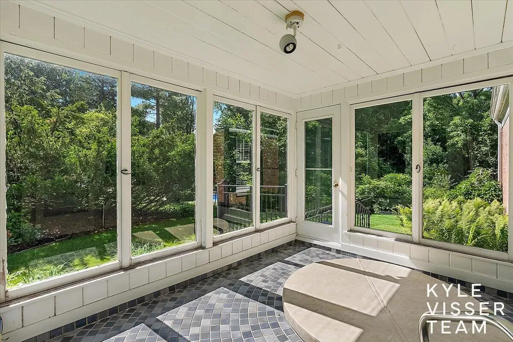 2089 Robinson Road SE Grand Rapids Charter Township MI 49506
