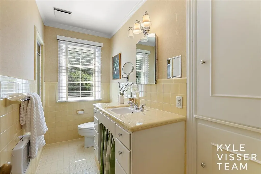 2089 Robinson Road SE Grand Rapids Charter Township MI 49506