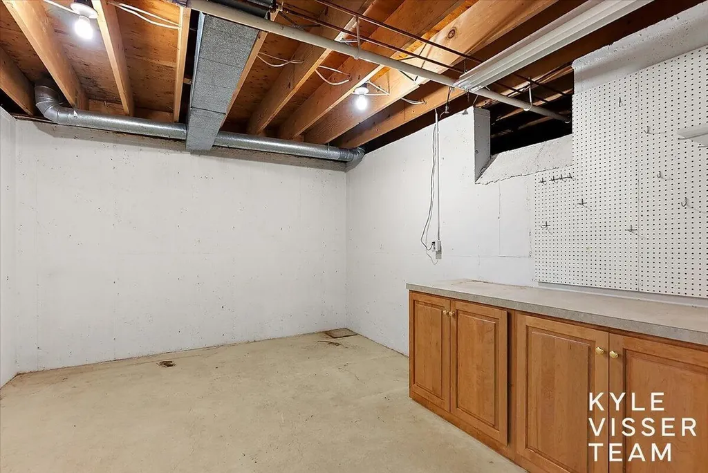 2089 Robinson Road SE Grand Rapids Charter Township MI 49506