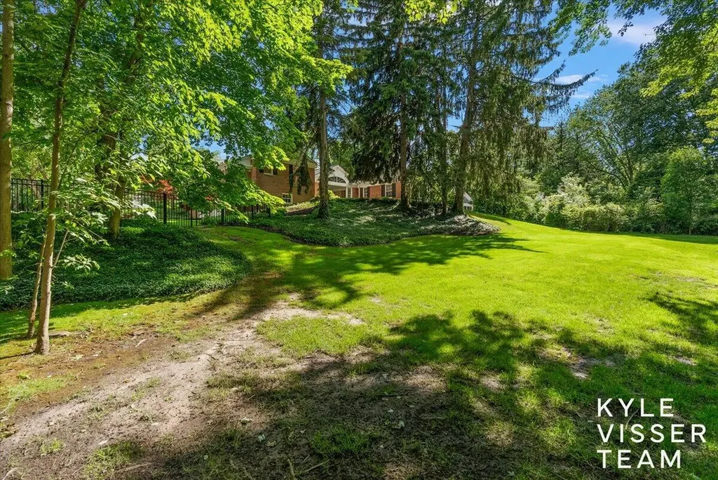 2089 Robinson Road SE Grand Rapids Charter Township MI 49506