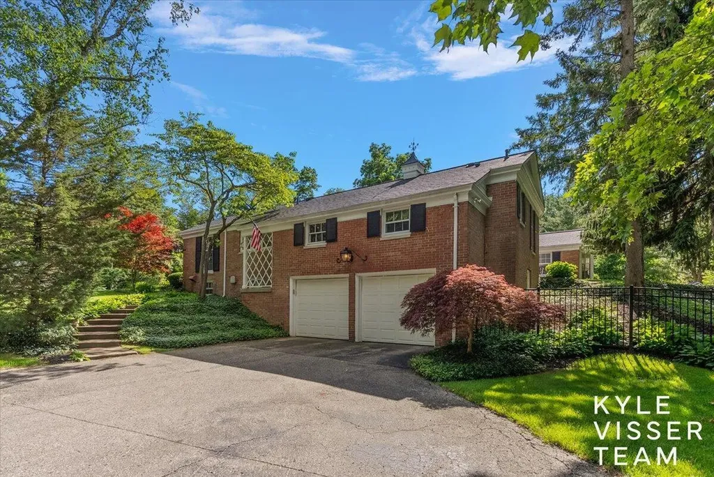 2089 Robinson Road SE Grand Rapids Charter Township MI 49506