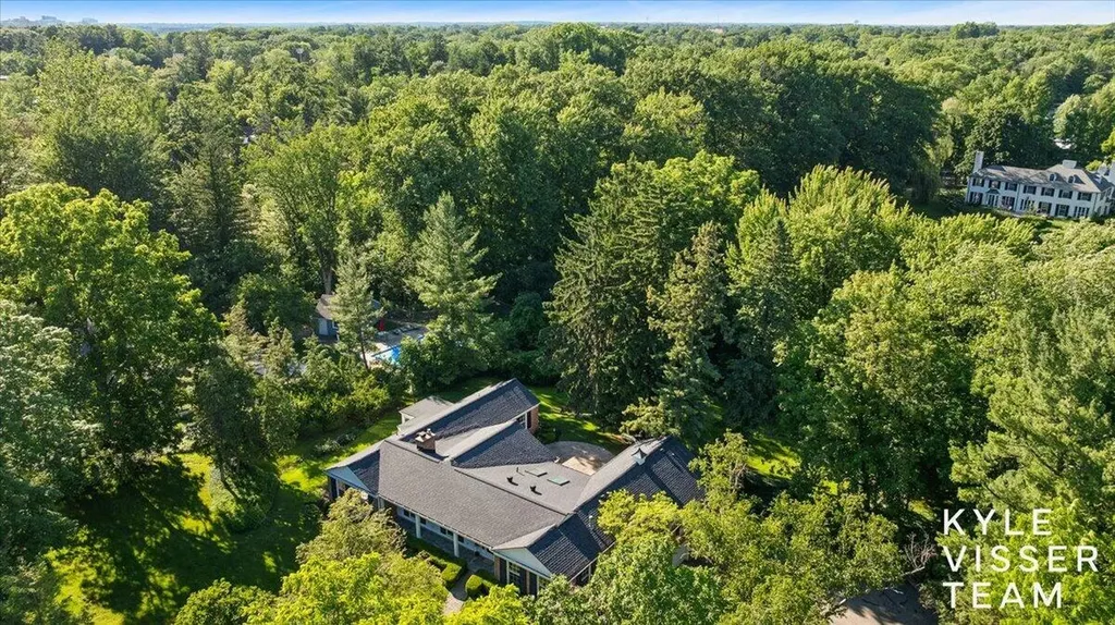 2089 Robinson Road SE Grand Rapids Charter Township MI 49506