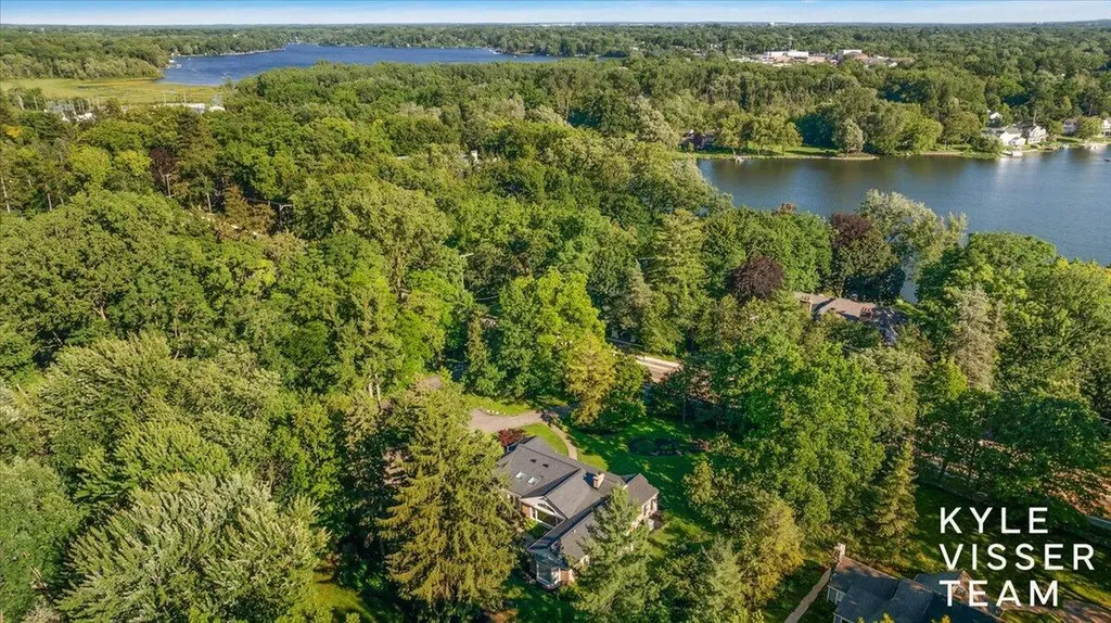 2089 Robinson Road SE Grand Rapids Charter Township MI 49506