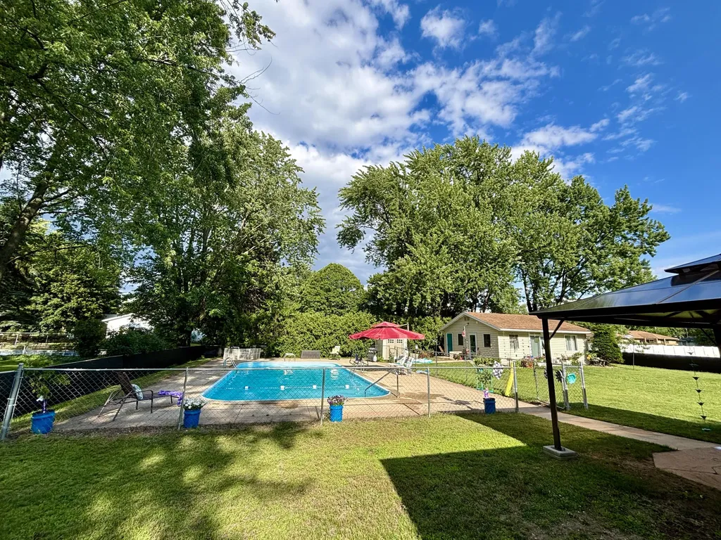 7524 Cherry Avenue Georgetown Charter Township MI 49428