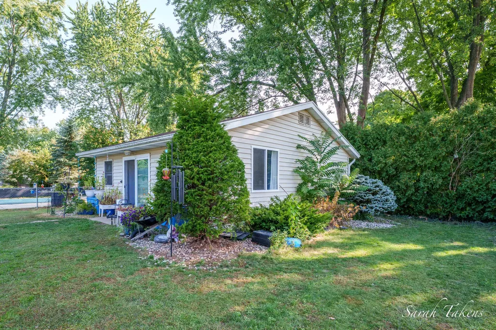 7524 Cherry Avenue Georgetown Charter Township MI 49428