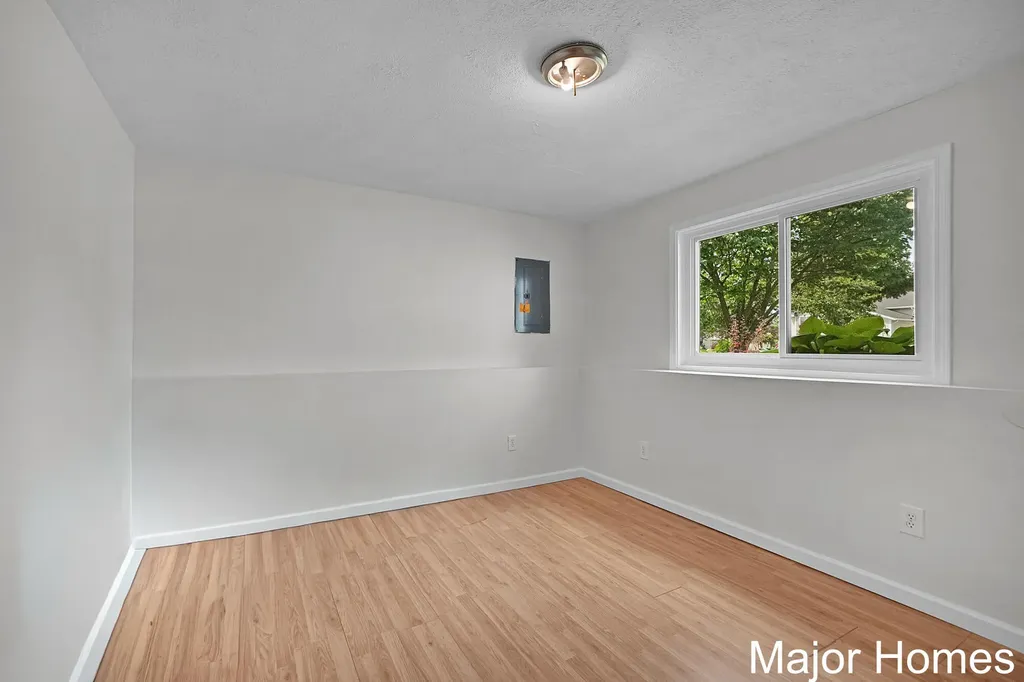 130 Regent Street SE Kentwood City MI 49548