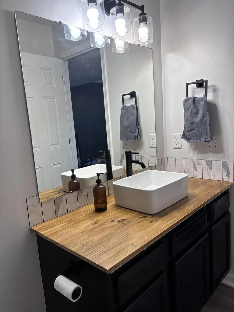 130 Regent Street SE Kentwood City MI 49548
