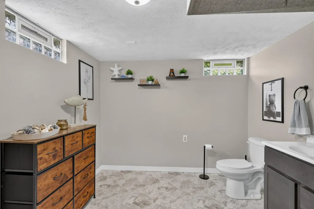 1371 Beckwith Avenue NE Grand Rapids City MI 49505