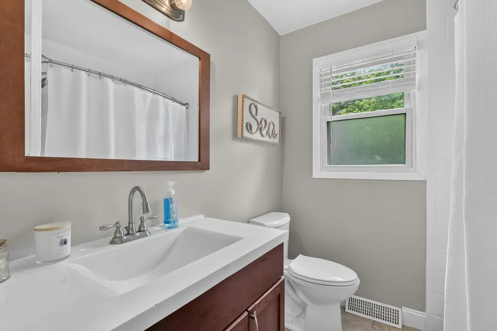 1371 Beckwith Avenue NE Grand Rapids City MI 49505