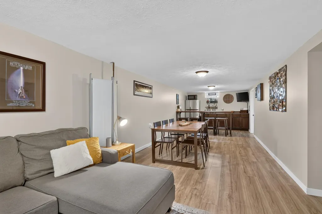 1371 Beckwith Avenue NE Grand Rapids City MI 49505
