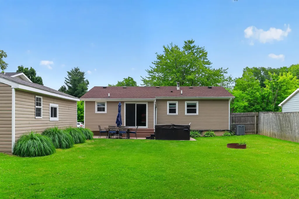 1371 Beckwith Avenue NE Grand Rapids City MI 49505