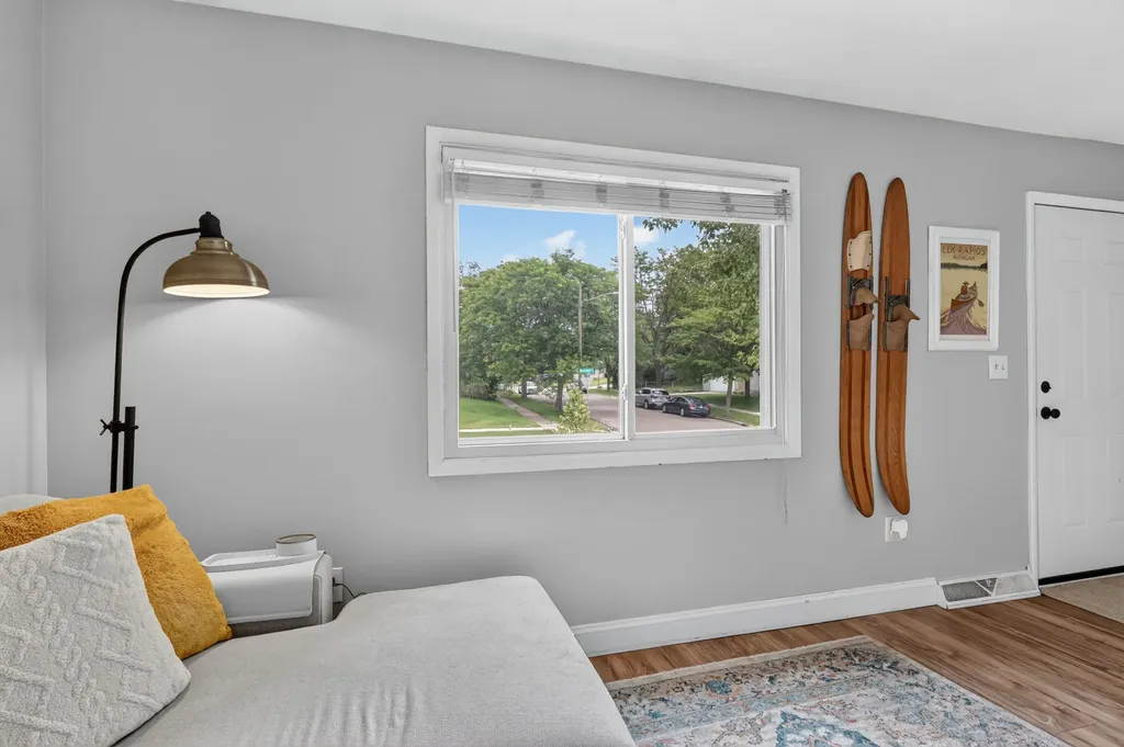 1371 Beckwith Avenue NE Grand Rapids City MI 49505
