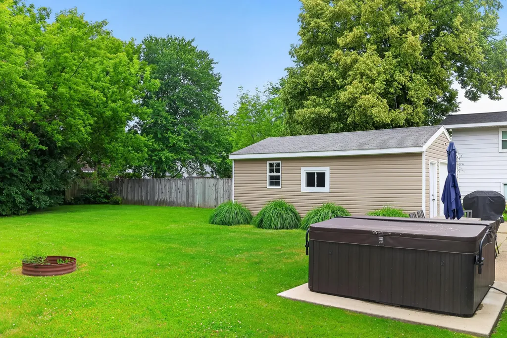 1371 Beckwith Avenue NE Grand Rapids City MI 49505