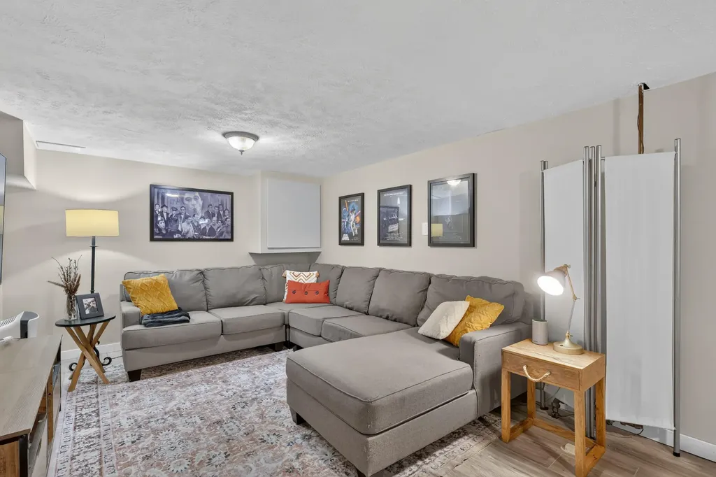1371 Beckwith Avenue NE Grand Rapids City MI 49505