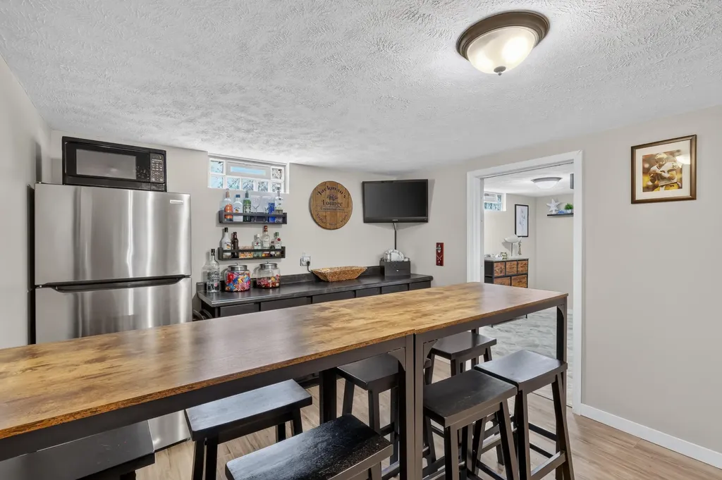 1371 Beckwith Avenue NE Grand Rapids City MI 49505