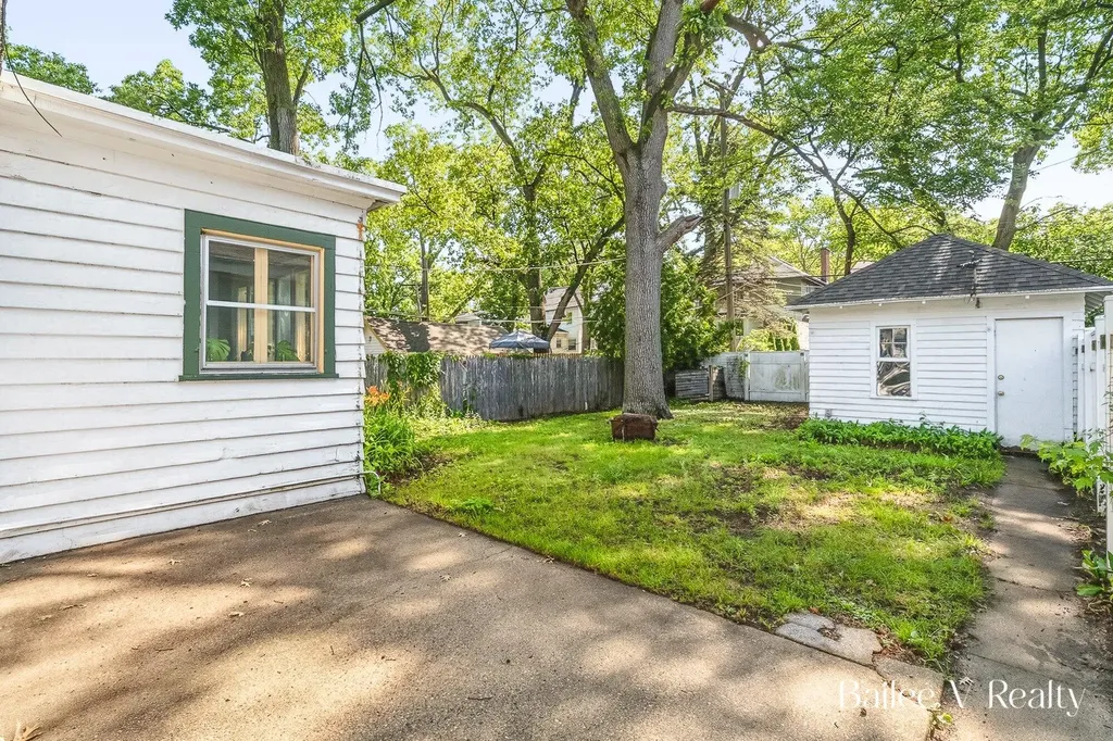 910 Benjamin Avenue SE Grand Rapids City MI 49506