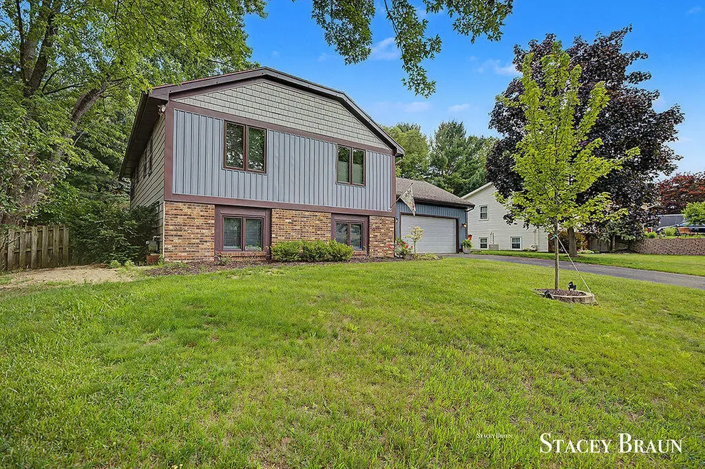 8264 Atlanta Court NE Cannon Township MI 49341