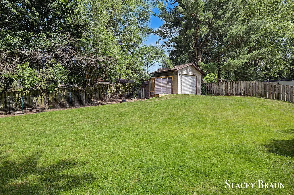 8264 Atlanta Court NE Cannon Township MI 49341