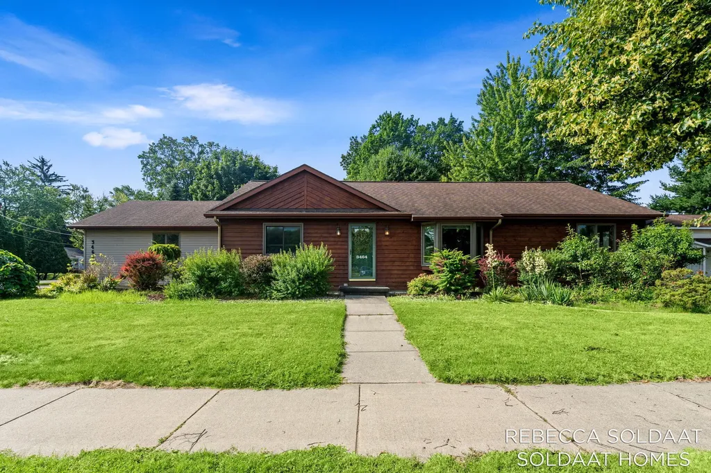 3464 Leonard Street NW Walker City MI 49534