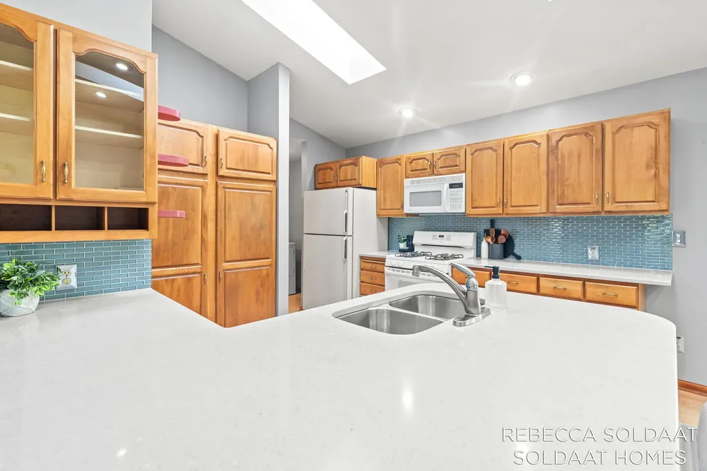3464 Leonard Street NW Walker City MI 49534