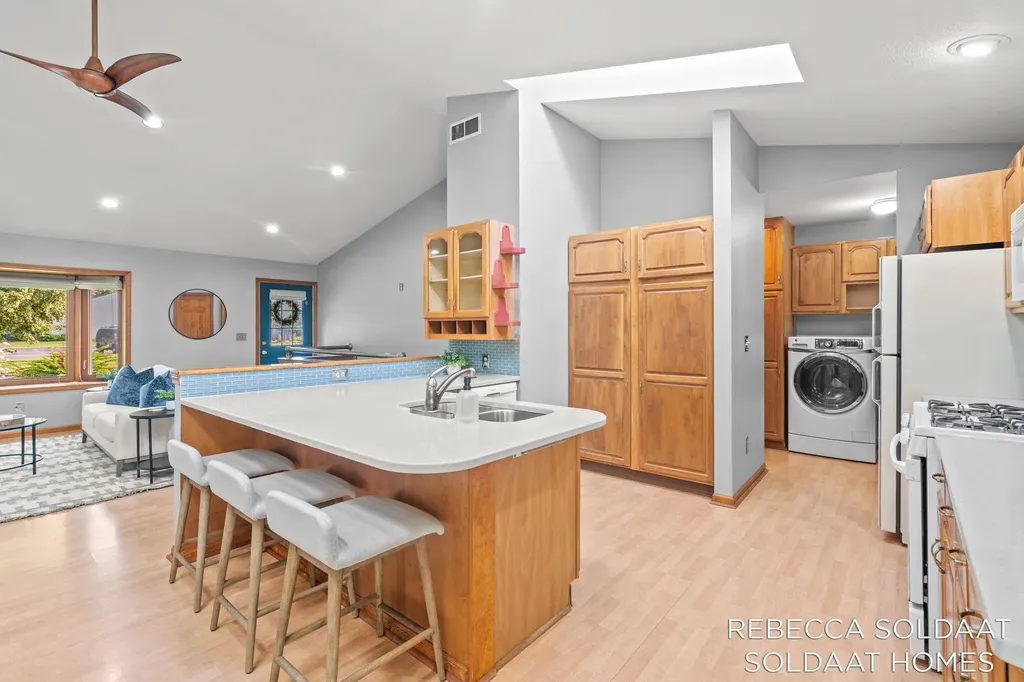 3464 Leonard Street NW Walker City MI 49534