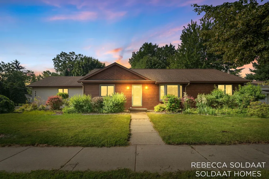 3464 Leonard Street NW Walker City MI 49534