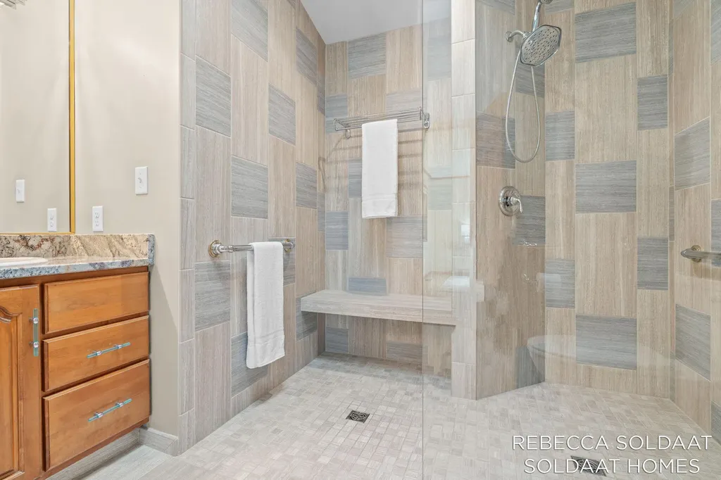 3464 Leonard Street NW Walker City MI 49534