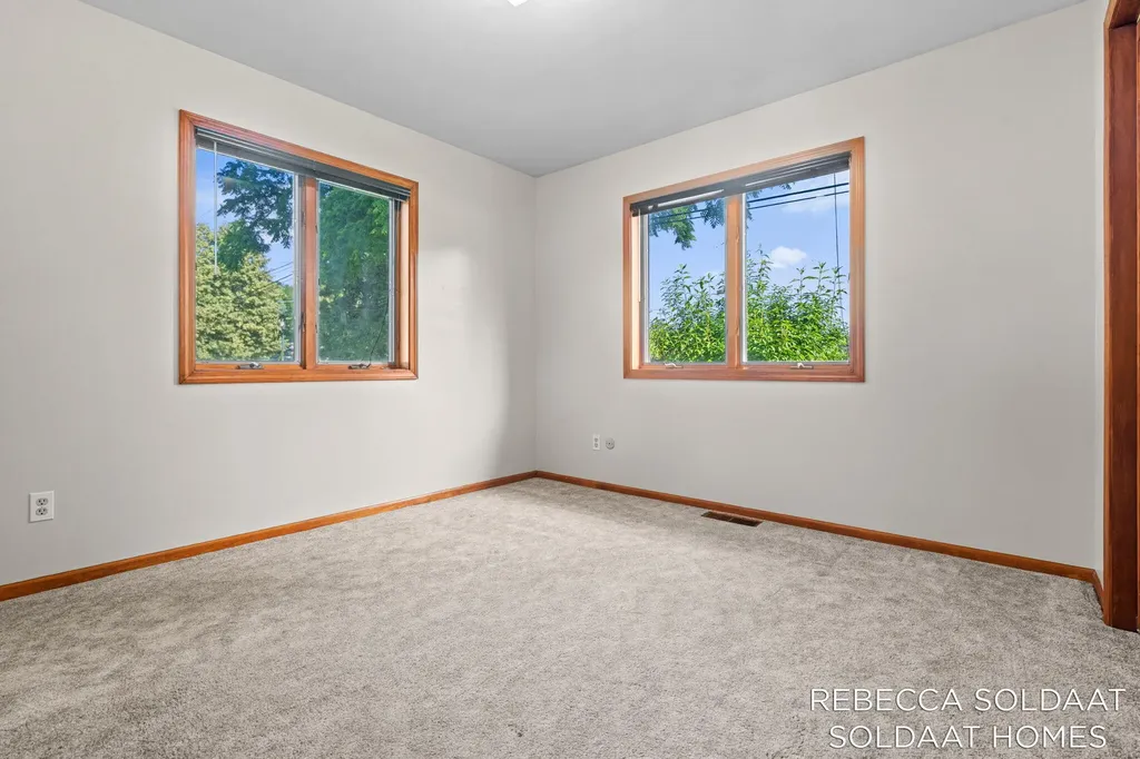 3464 Leonard Street NW Walker City MI 49534