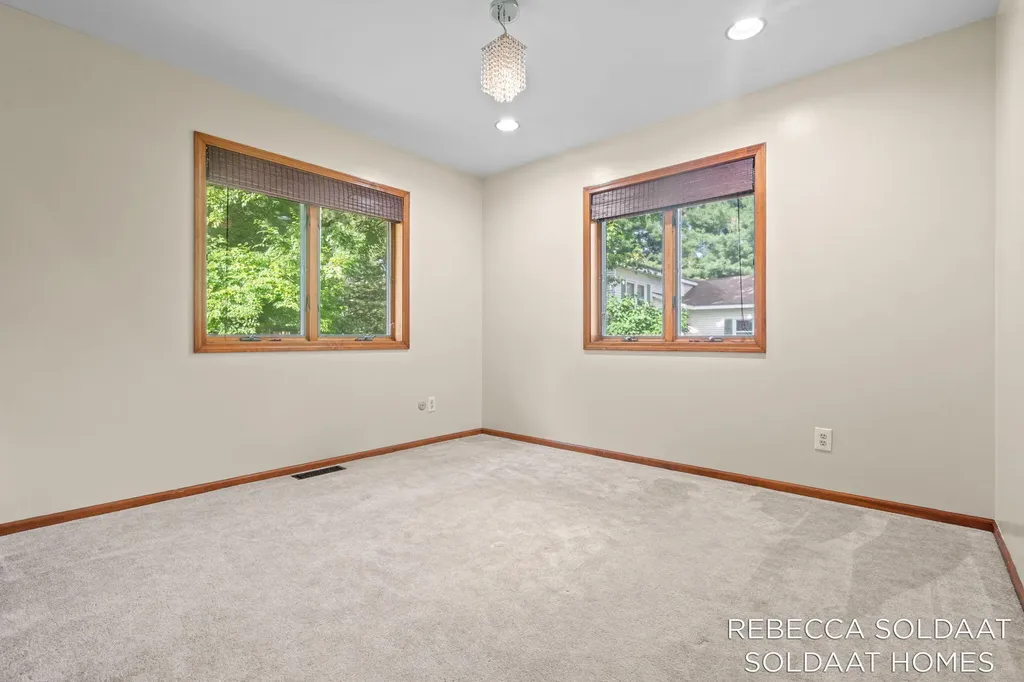 3464 Leonard Street NW Walker City MI 49534