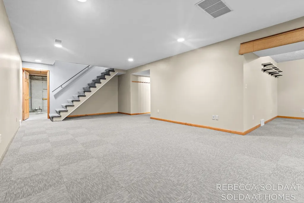 3464 Leonard Street NW Walker City MI 49534