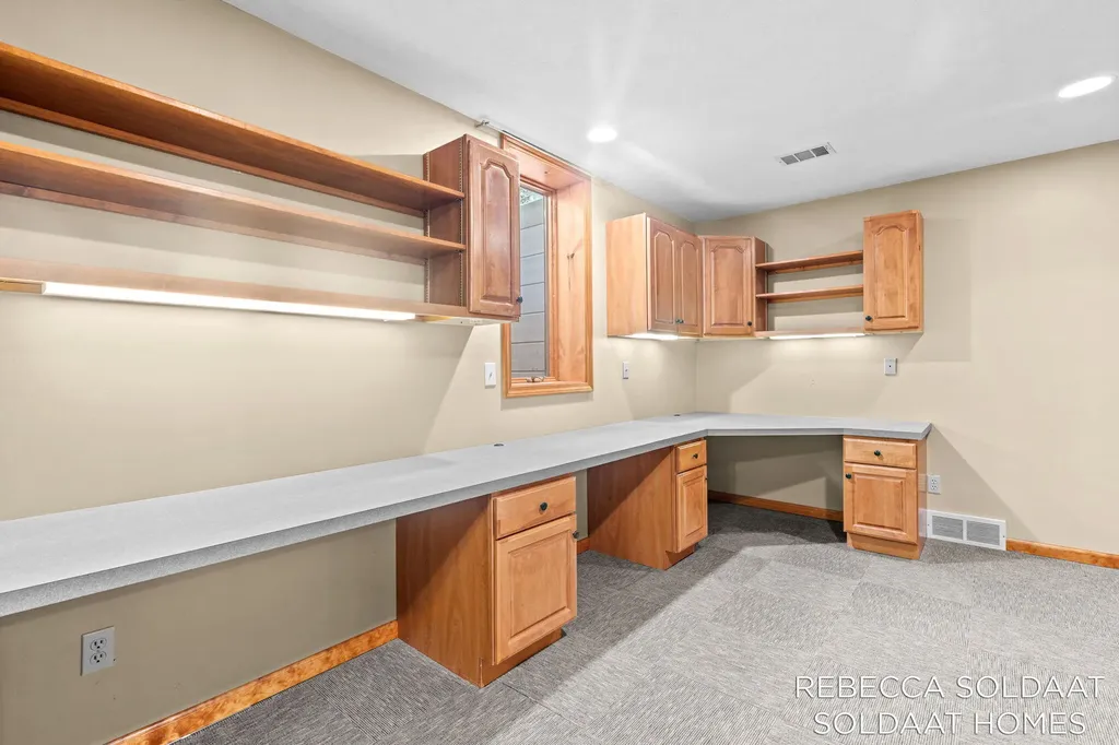 3464 Leonard Street NW Walker City MI 49534