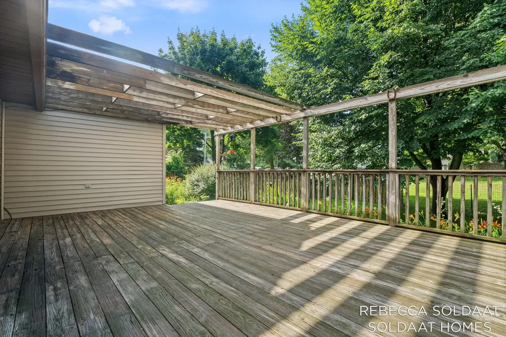 3464 Leonard Street NW Walker City MI 49534