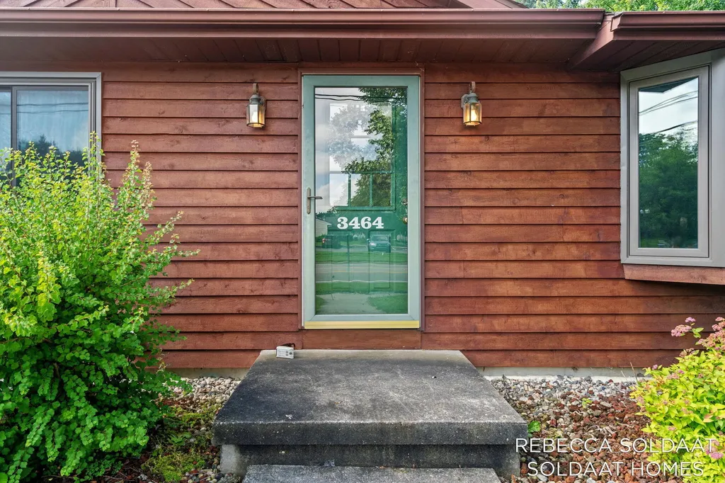 3464 Leonard Street NW Walker City MI 49534