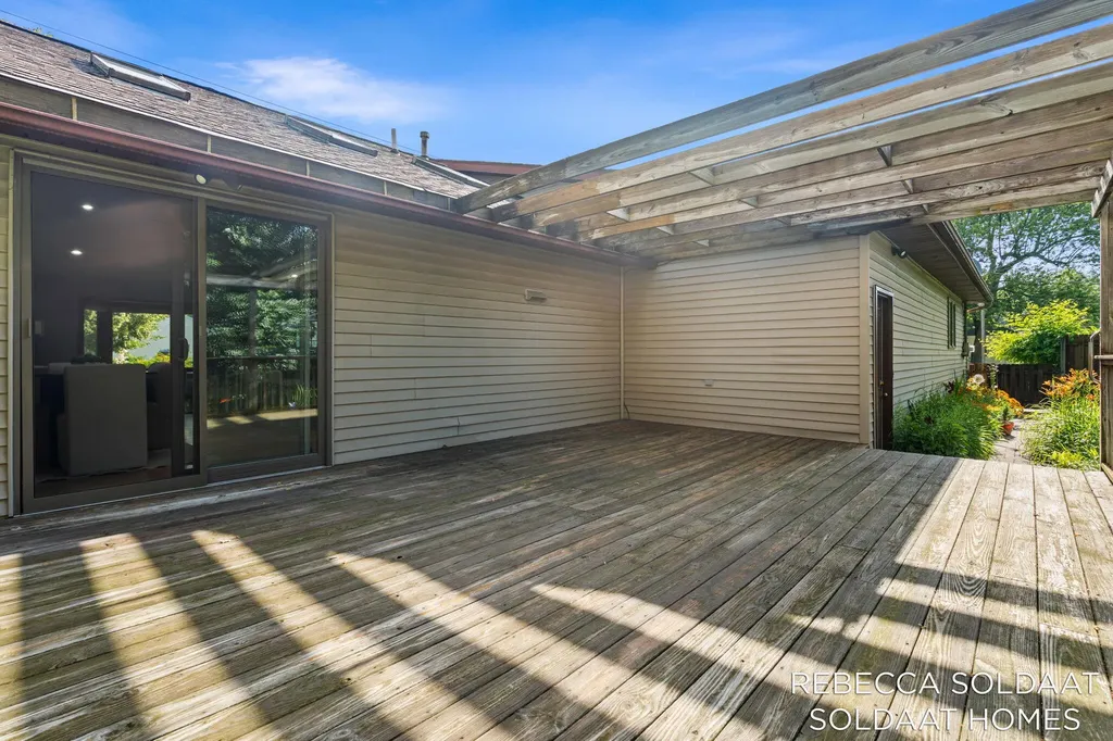 3464 Leonard Street NW Walker City MI 49534