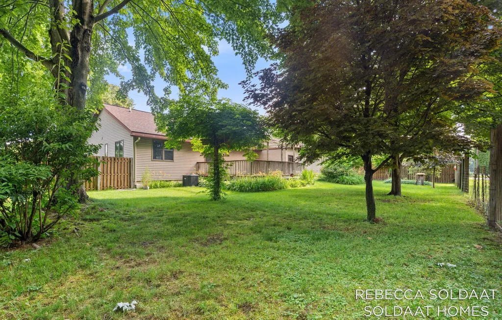 3464 Leonard Street NW Walker City MI 49534