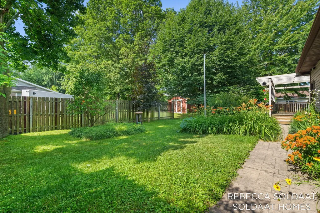 3464 Leonard Street NW Walker City MI 49534
