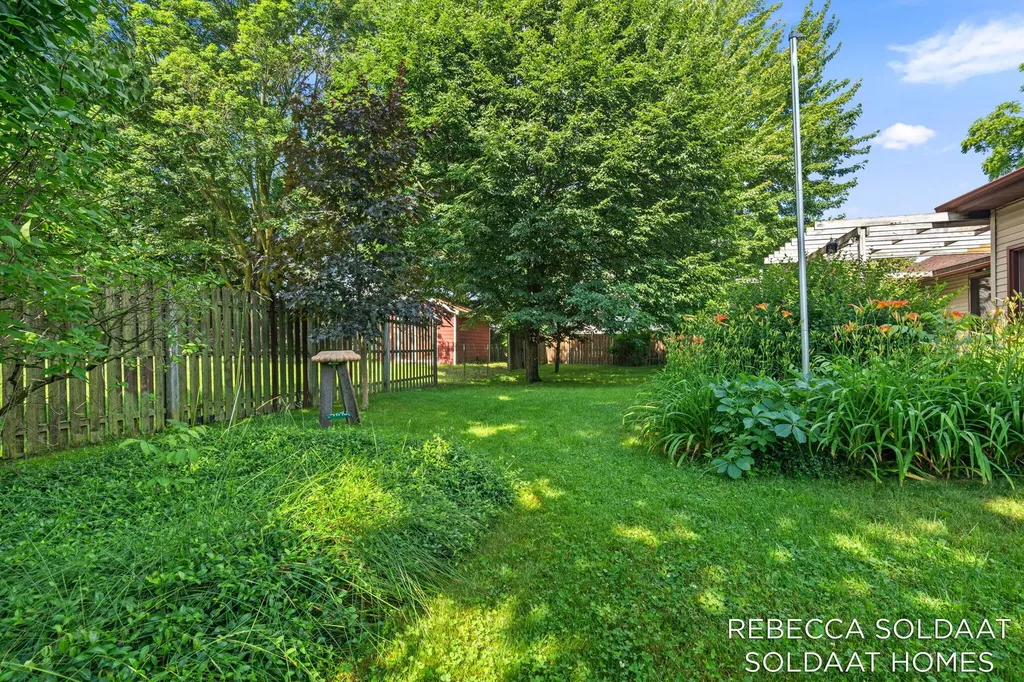 3464 Leonard Street NW Walker City MI 49534