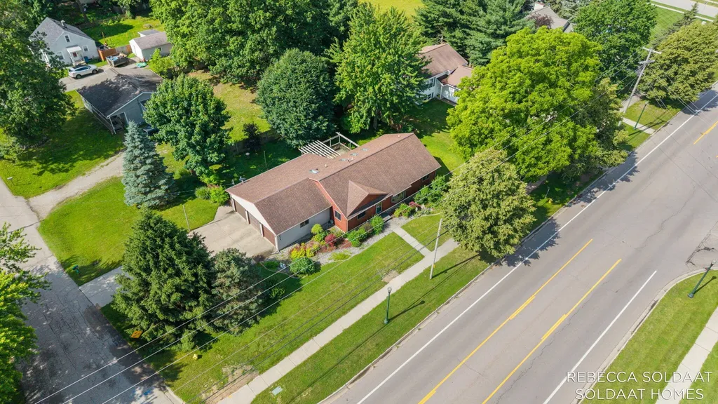 3464 Leonard Street NW Walker City MI 49534