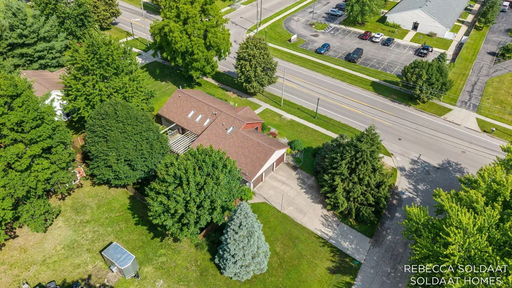 3464 Leonard Street NW Walker City MI 49534
