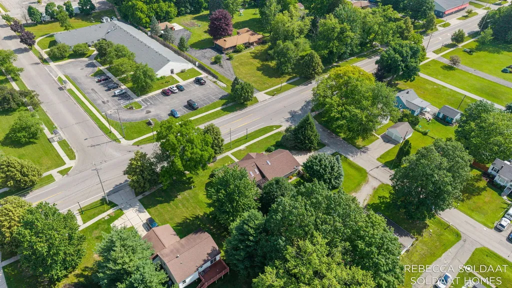 3464 Leonard Street NW Walker City MI 49534